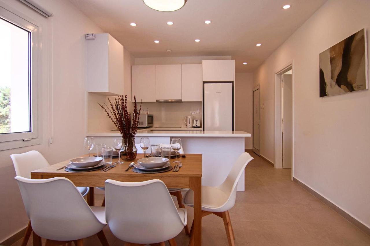 Apartamento Phaedrus Living Seaside Luxury Limnaria 172 Paphos Exterior foto
